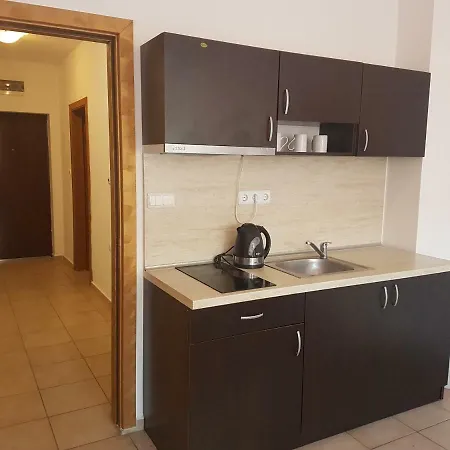 Aparthotel Sea Breeze 2*