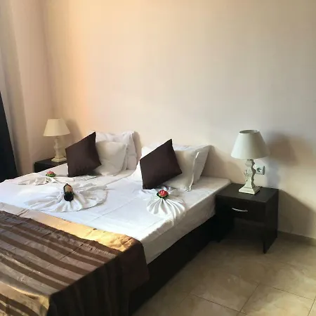 Aparthotel Sea Breeze 2*